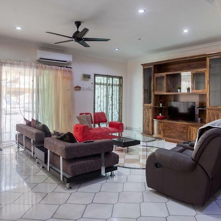 Gunung View Homestay 10 To 12 Pax Near Sunway Tambun Ipoh Eksteriør bilde