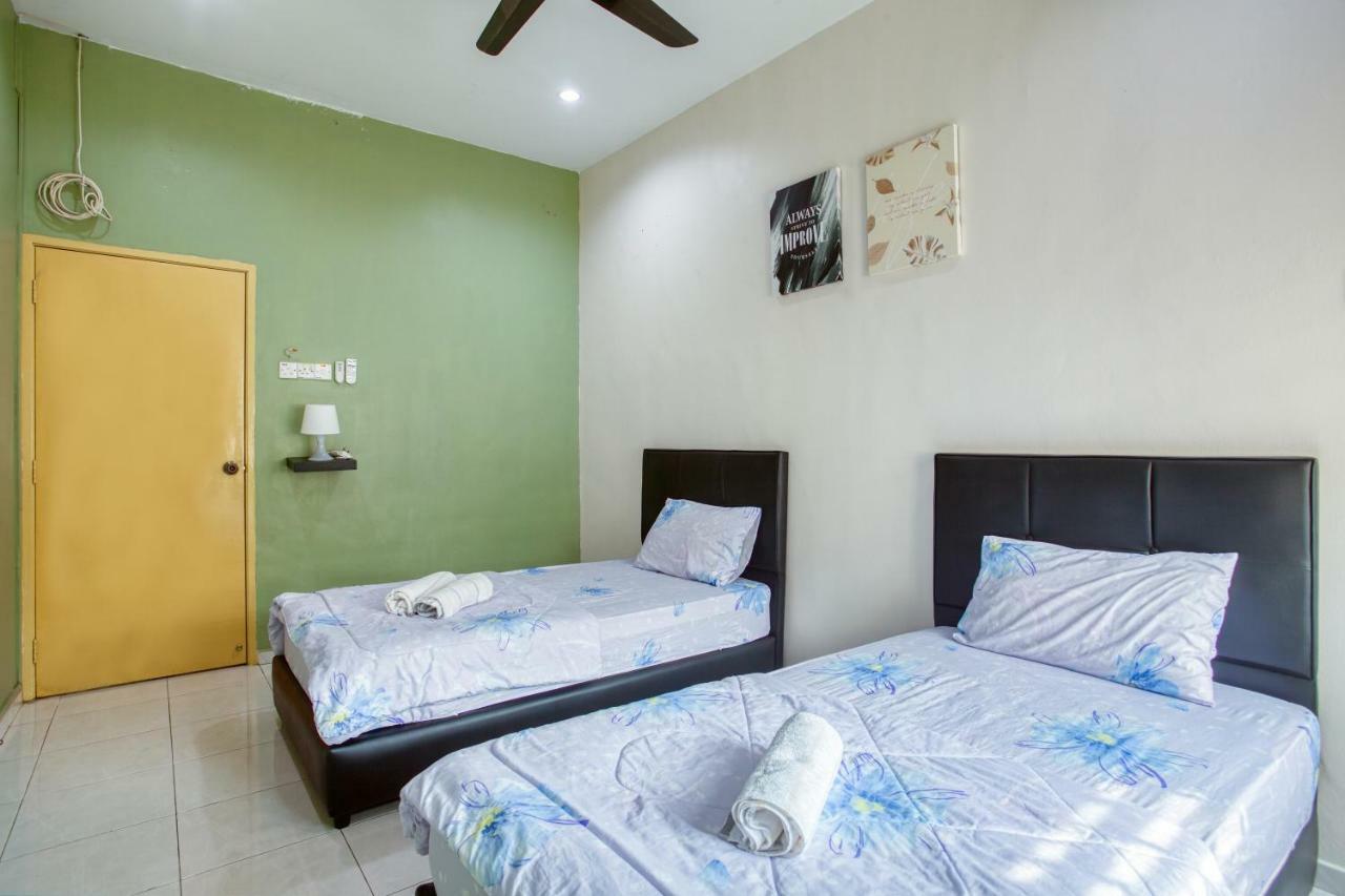 Gunung View Homestay 10 To 12 Pax Near Sunway Tambun Ipoh Eksteriør bilde