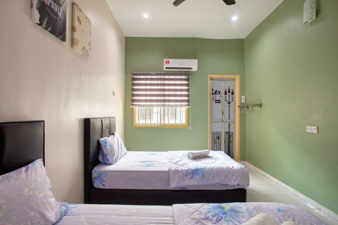 Gunung View Homestay 10 To 12 Pax Near Sunway Tambun Ipoh Eksteriør bilde