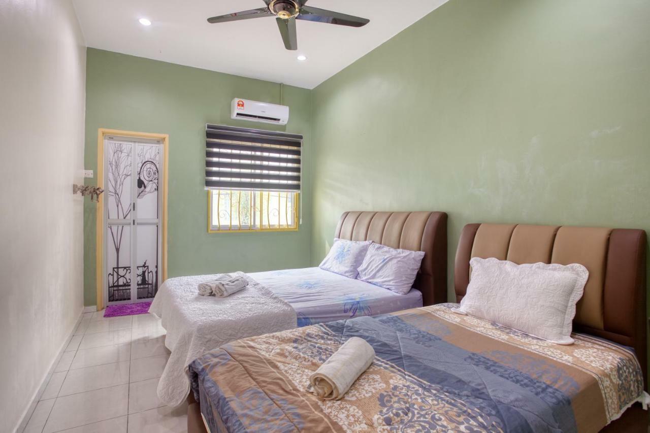 Gunung View Homestay 10 To 12 Pax Near Sunway Tambun Ipoh Eksteriør bilde