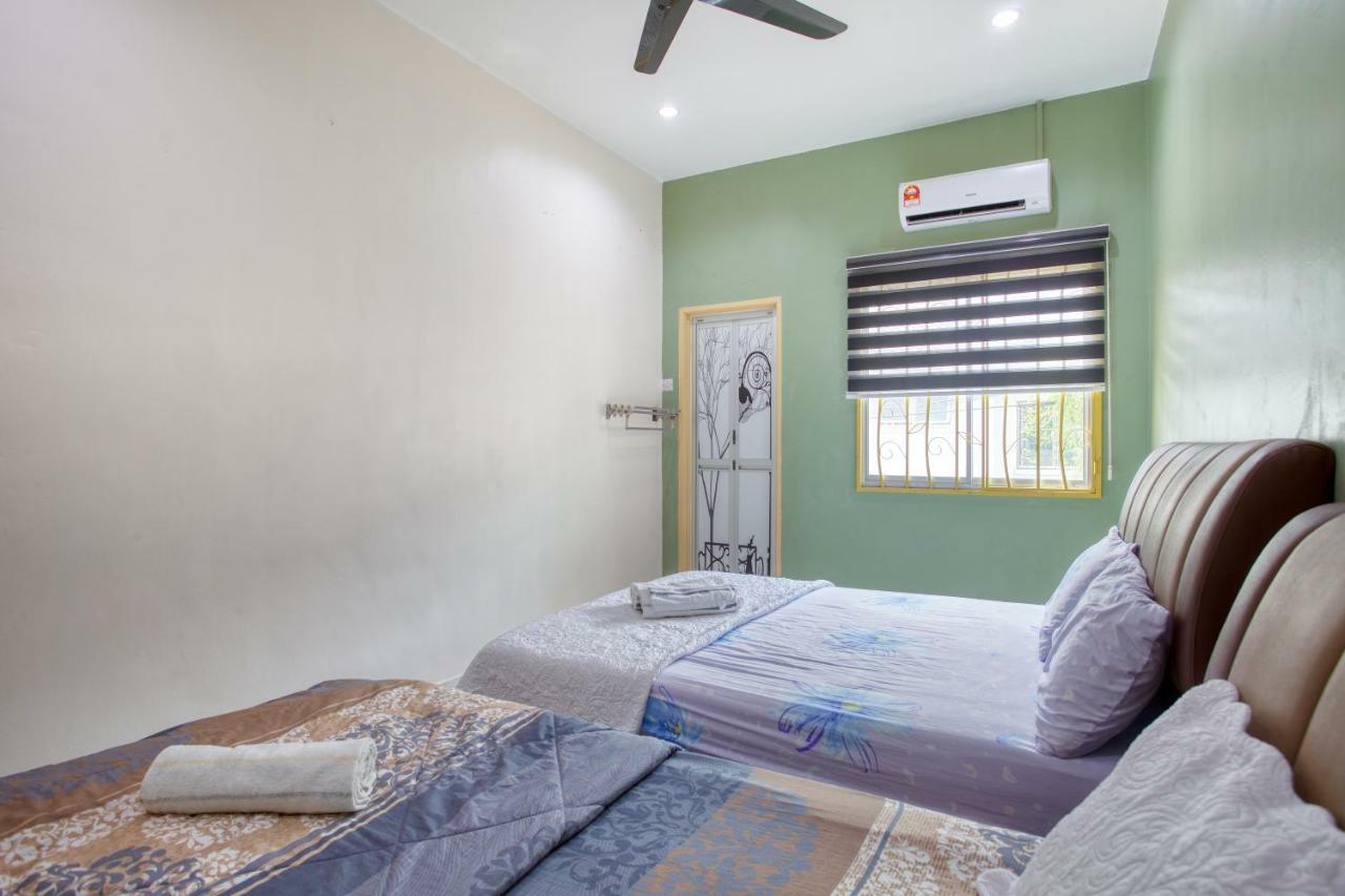 Gunung View Homestay 10 To 12 Pax Near Sunway Tambun Ipoh Eksteriør bilde
