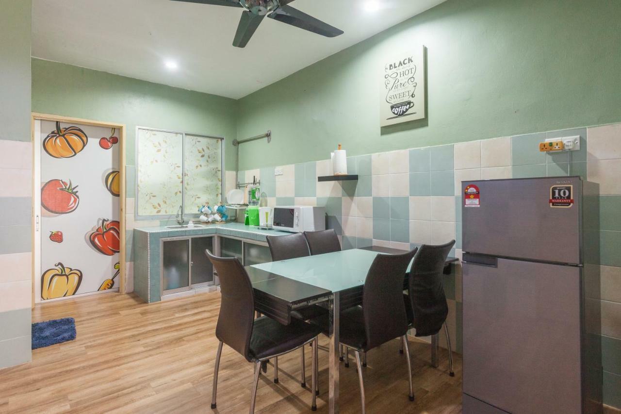 Gunung View Homestay 10 To 12 Pax Near Sunway Tambun Ipoh Eksteriør bilde