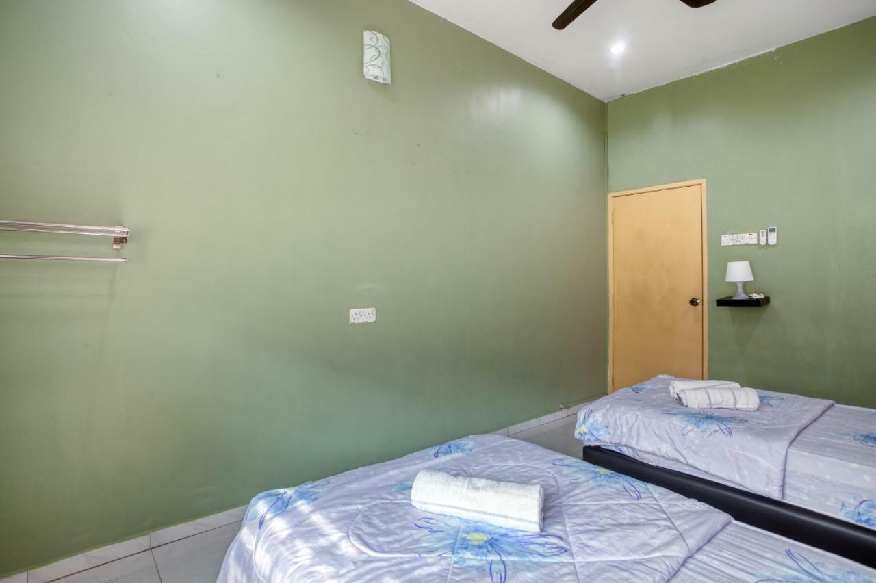 Gunung View Homestay 10 To 12 Pax Near Sunway Tambun Ipoh Eksteriør bilde
