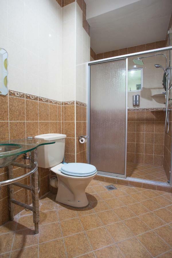 Gunung View Homestay 10 To 12 Pax Near Sunway Tambun Ipoh Eksteriør bilde