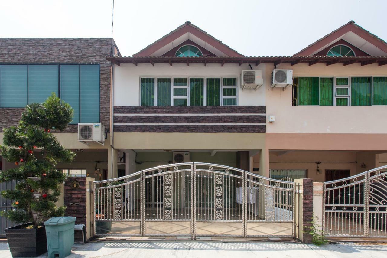Gunung View Homestay 10 To 12 Pax Near Sunway Tambun Ipoh Eksteriør bilde